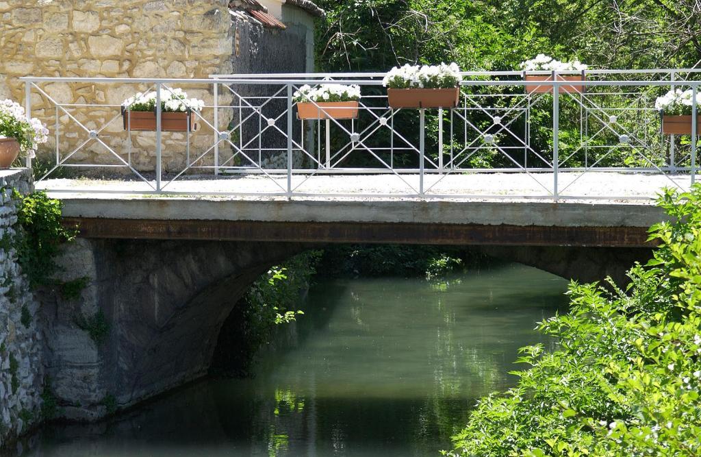 Domaine De Blanche Fleur Hotel Châteauneuf-de-Gadagne Exterior foto